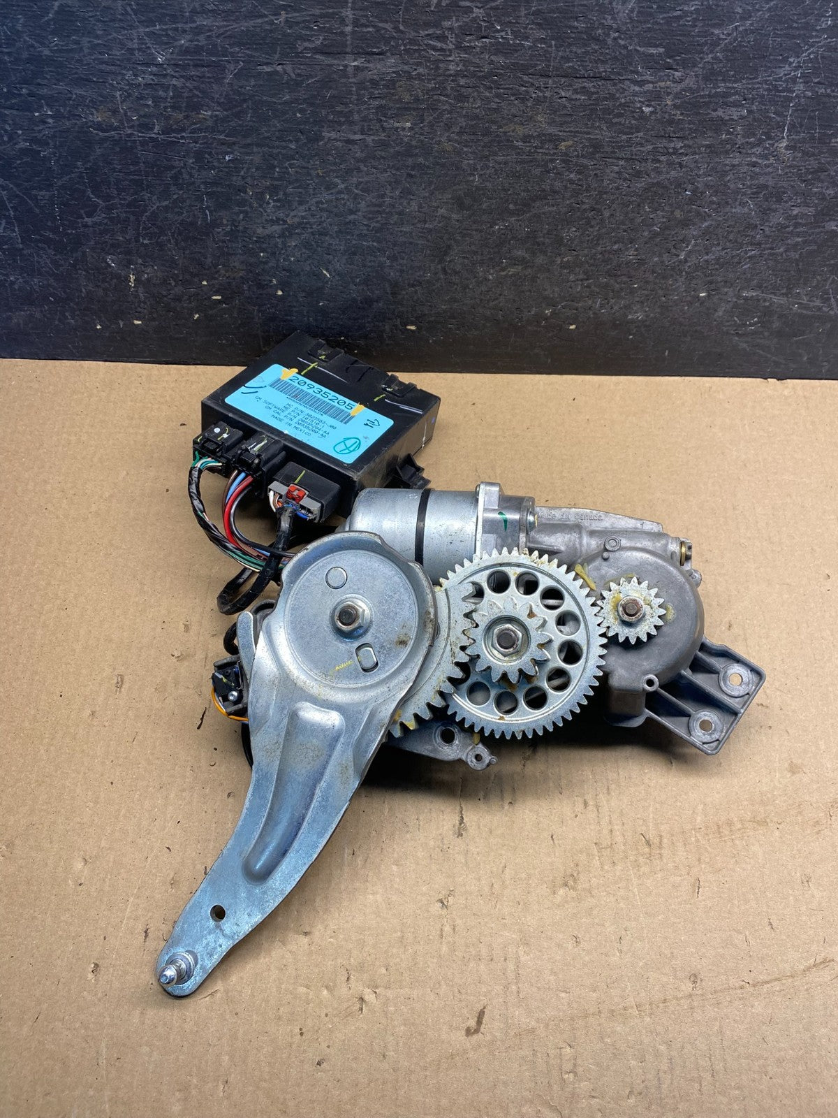 2009-2012 GMC Acadia Power Motor Liftgate Tailgate Control Module AH4647 DG0