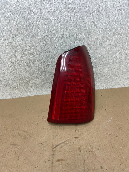 2000 to 2005 Cadillac Deville Right Passenger Rh Side Tail Light AG4913 LK0