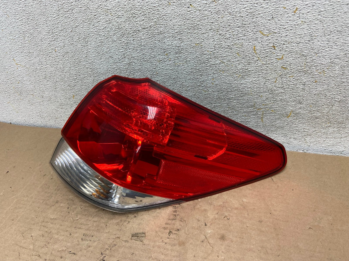 2010-2014 Subaru Outback Wagon Right Passenger Rh Side Tail Light AI0913 LK1