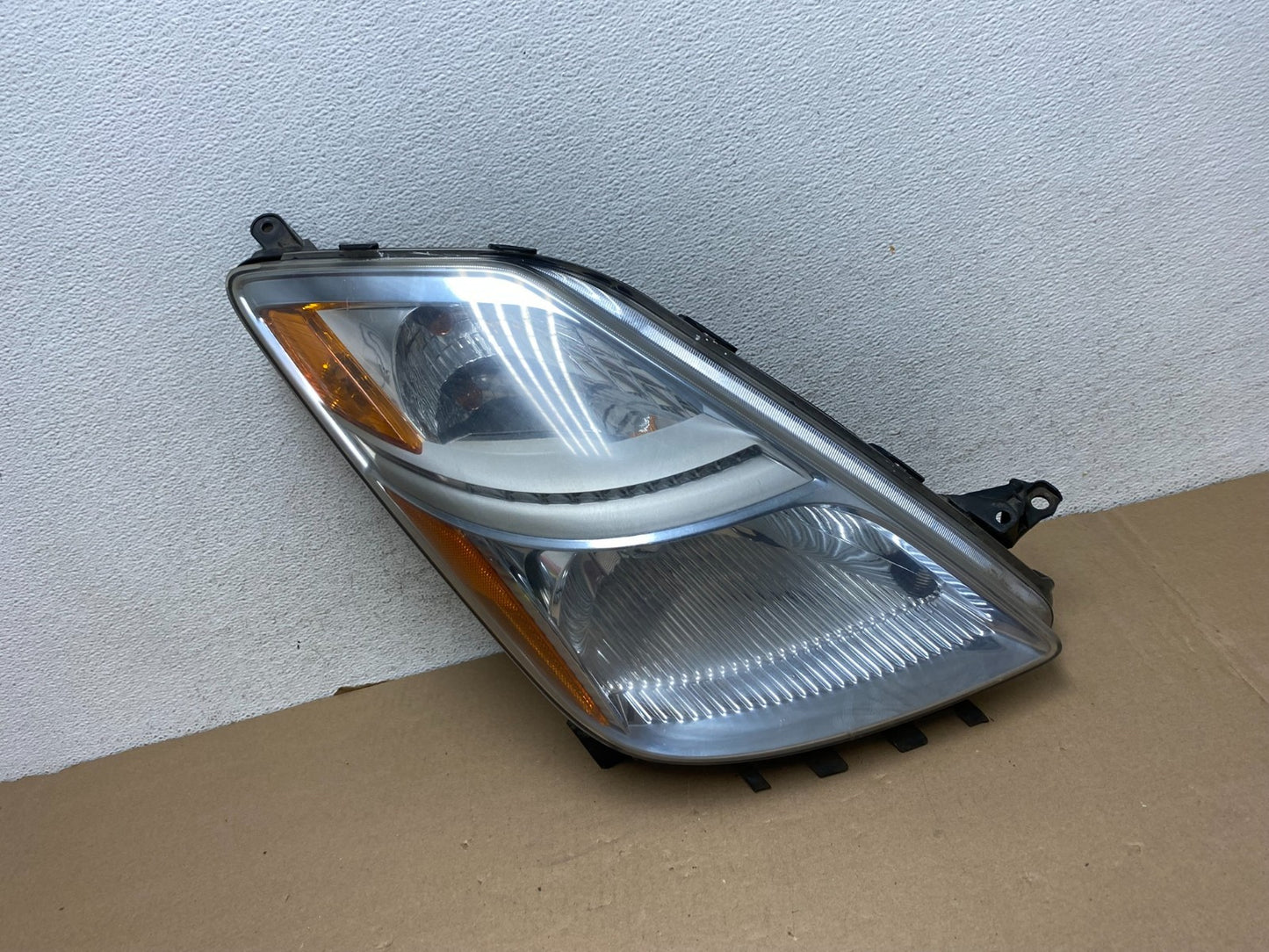 2006-2009 Toyota Prius Right Passenger Rh Side Headlight Halogen AG3325 DW0