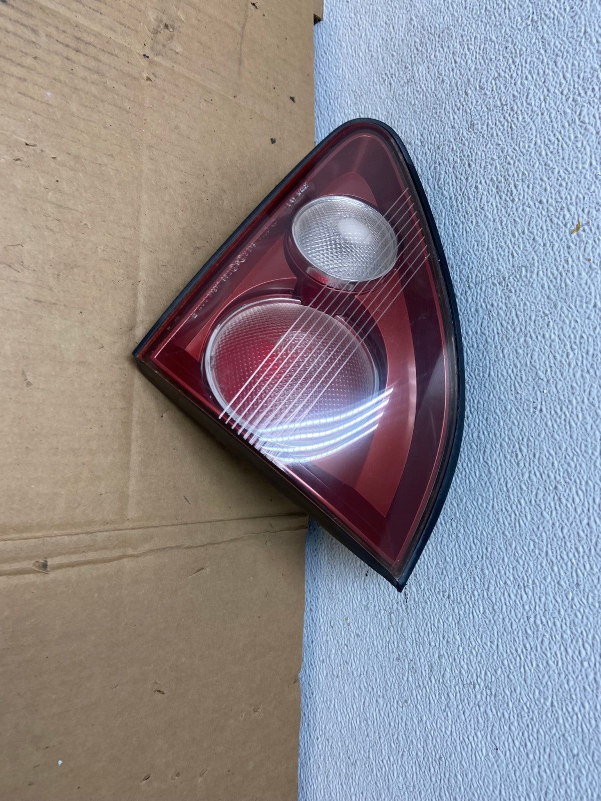 1999 - 2001 Lexus RX300 Right Passenger Side Rear Inner Tail Light AD0816 LK1