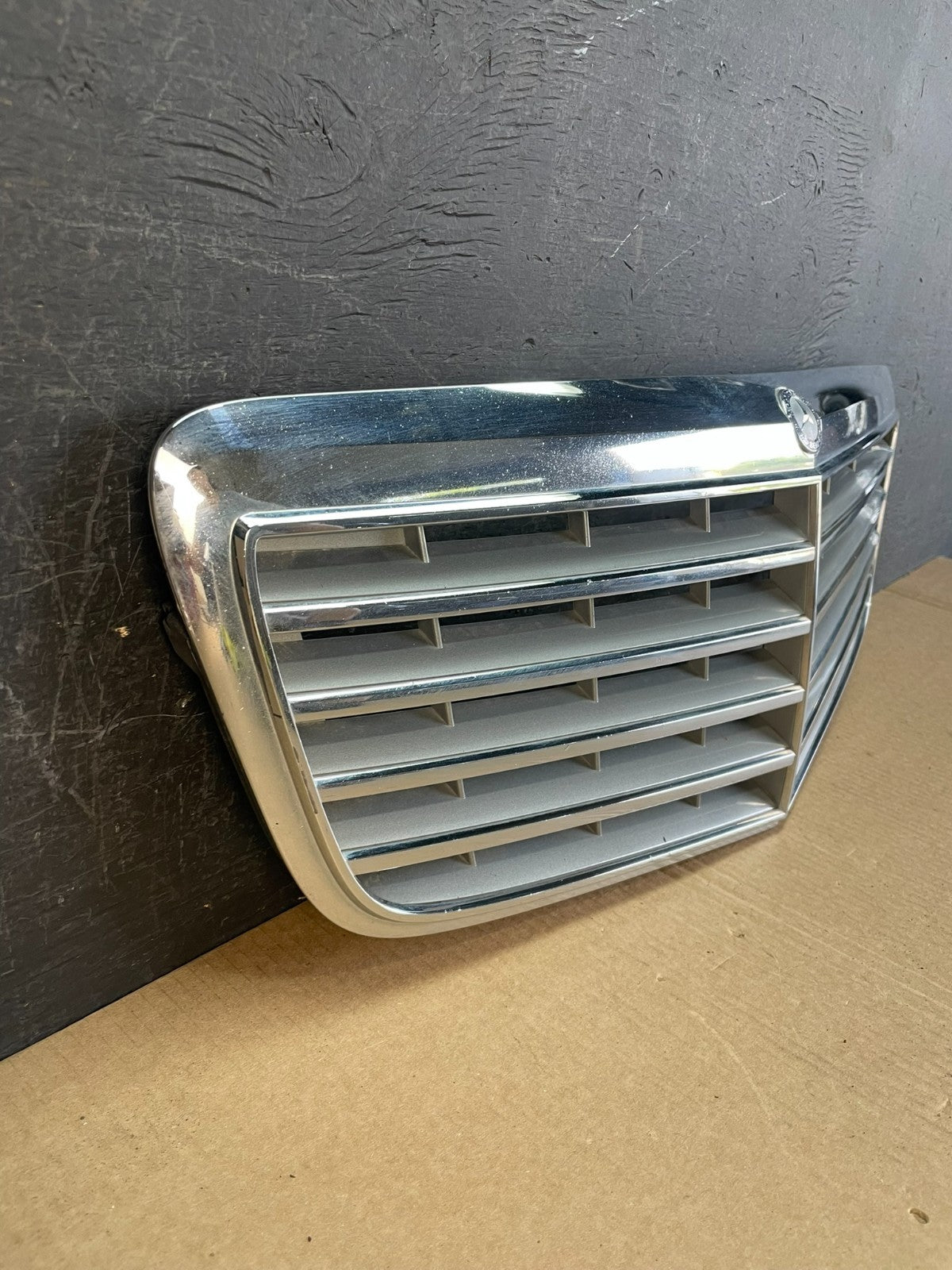 2007 to 2009 Mercedes Benz E-Class Front Upper Grill Grille AF3699 DG2