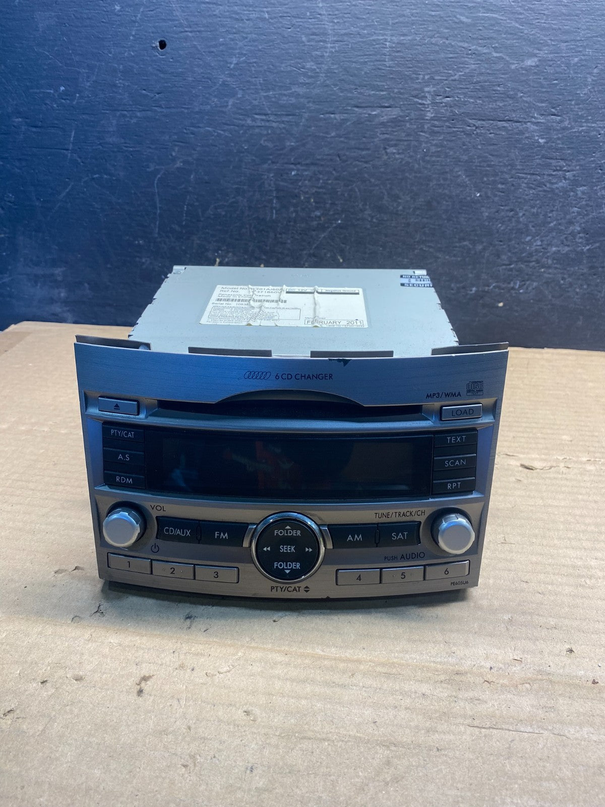 2010 - 2012 Subaru Outback Radio AM/FM CD Player mp3 Audio AF3972 DW0