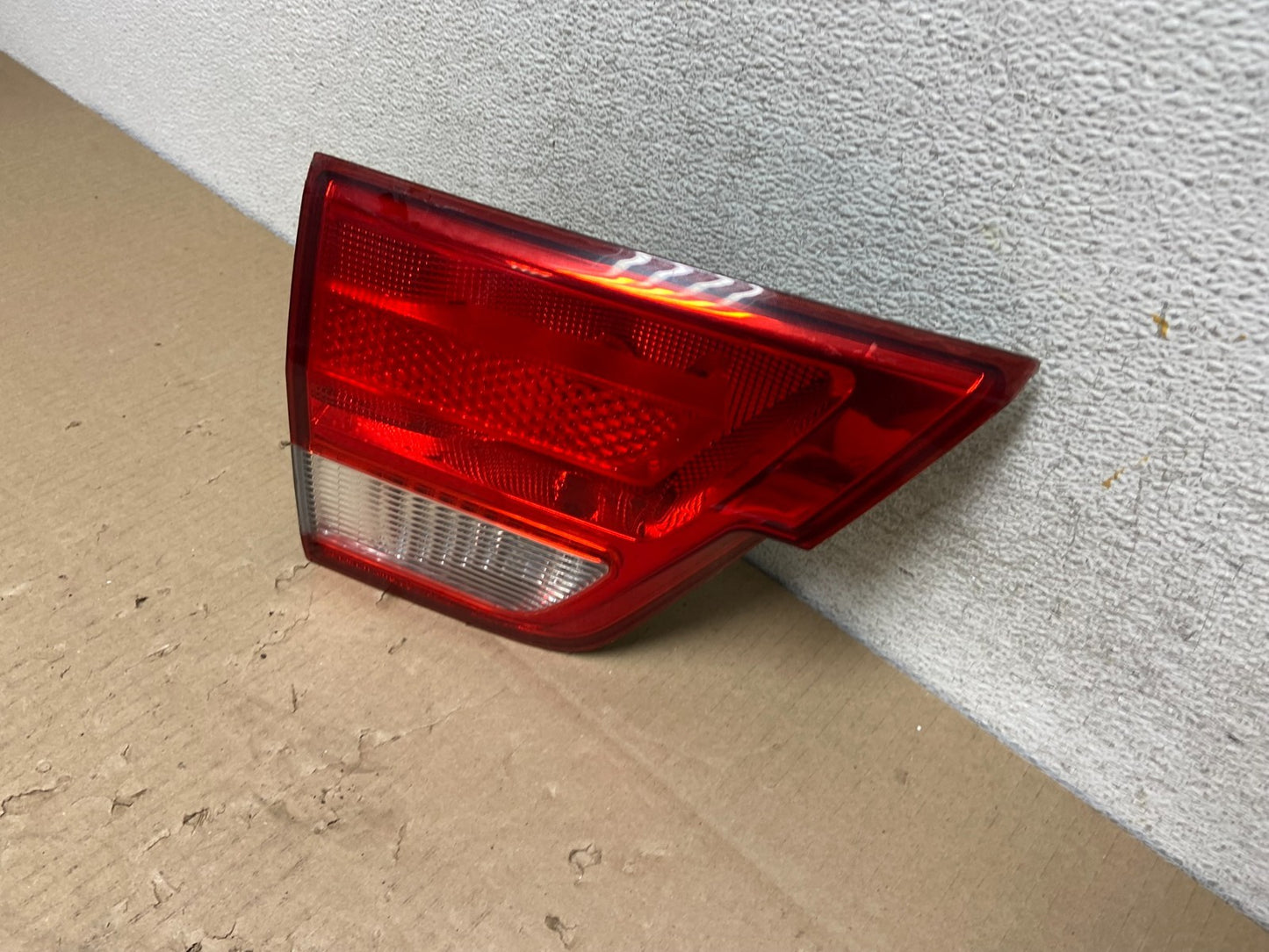 2011-2013 Jeep Grand Cherokee Left Driver Side Lh Inner Tail Light AG5905 DW1