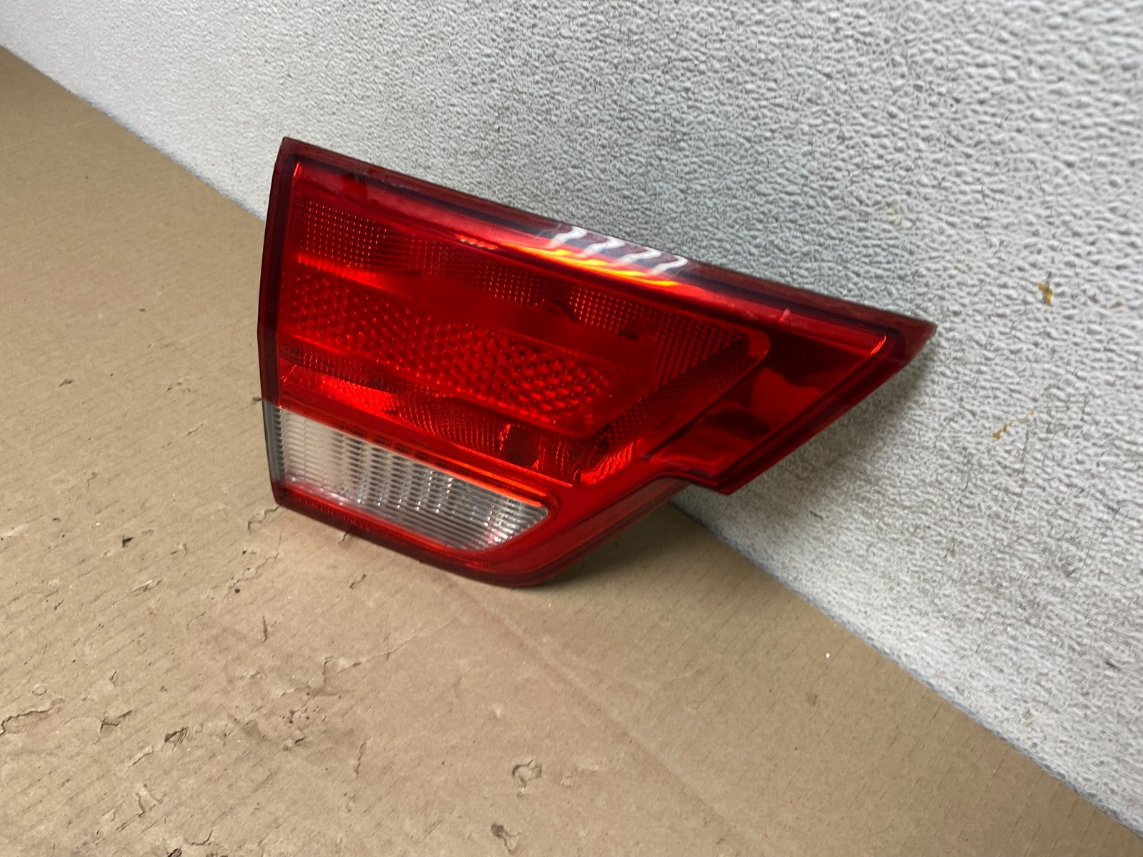 2011-2013 Jeep Grand Cherokee Left Driver Side Lh Inner Tail Light AG5905 DW1