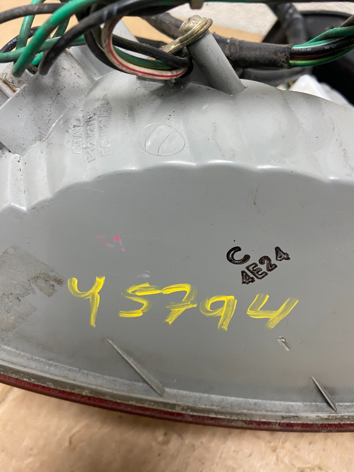 2001 2002 2003 2004 Hyundai Santa Fe Right Passenger Rh Side Tail Light Y5794 DG6