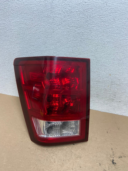 2005 to 2006 Jeep Grand Cherokee Left Driver Side Lh Tail Light AF4906 LK0