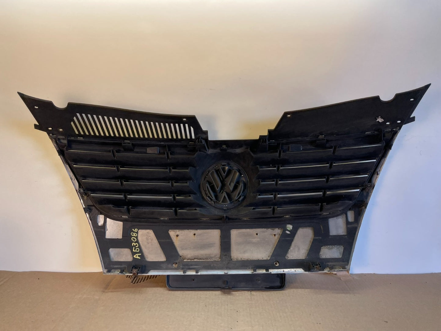 2006 to 2010 Volkswagen Passat Front Upper Grill Grille AG3086 DG3