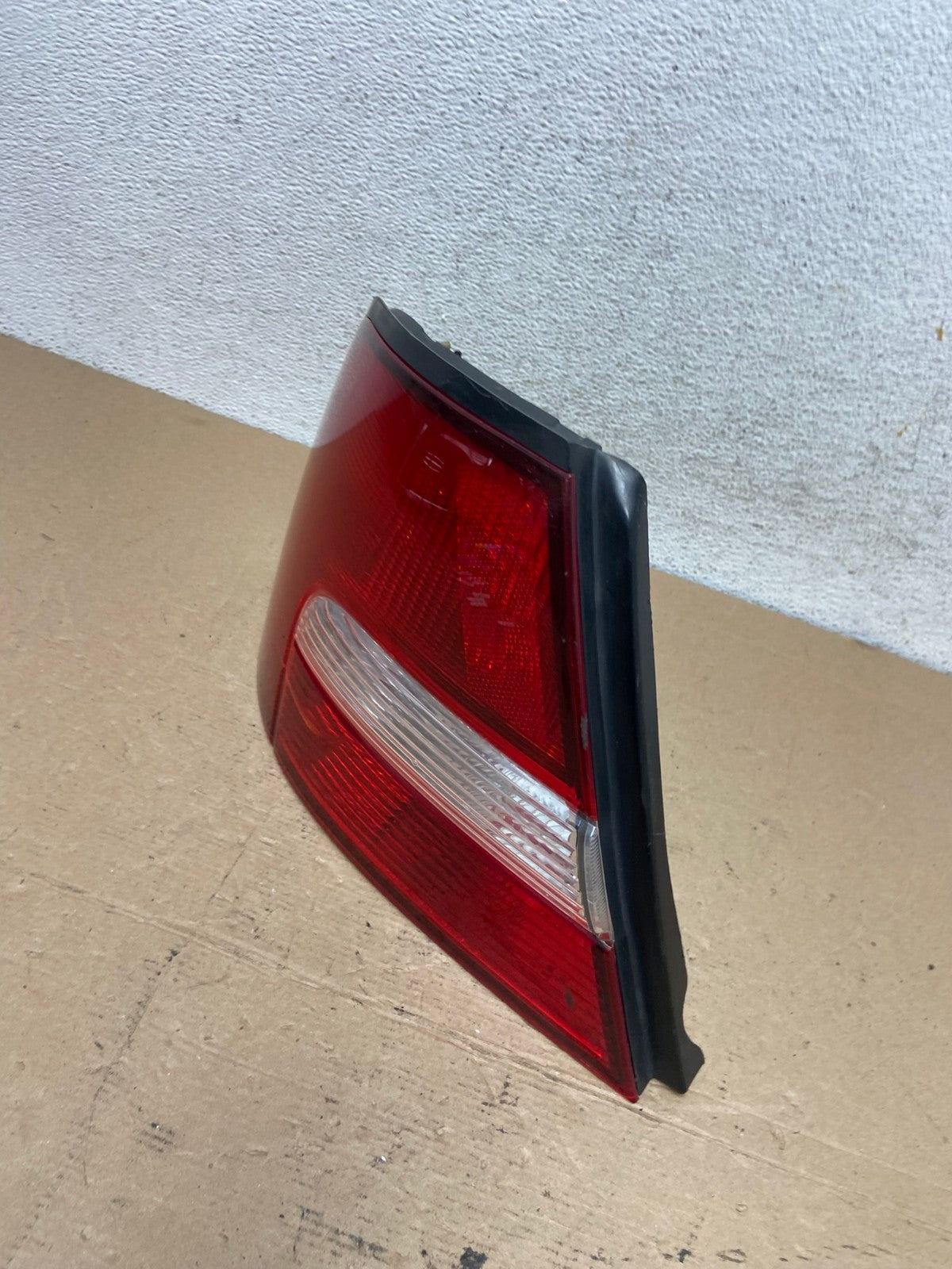 2000 to 2001 Nissan Altima Left Driver LH Side Tail Light AF4514 LK1