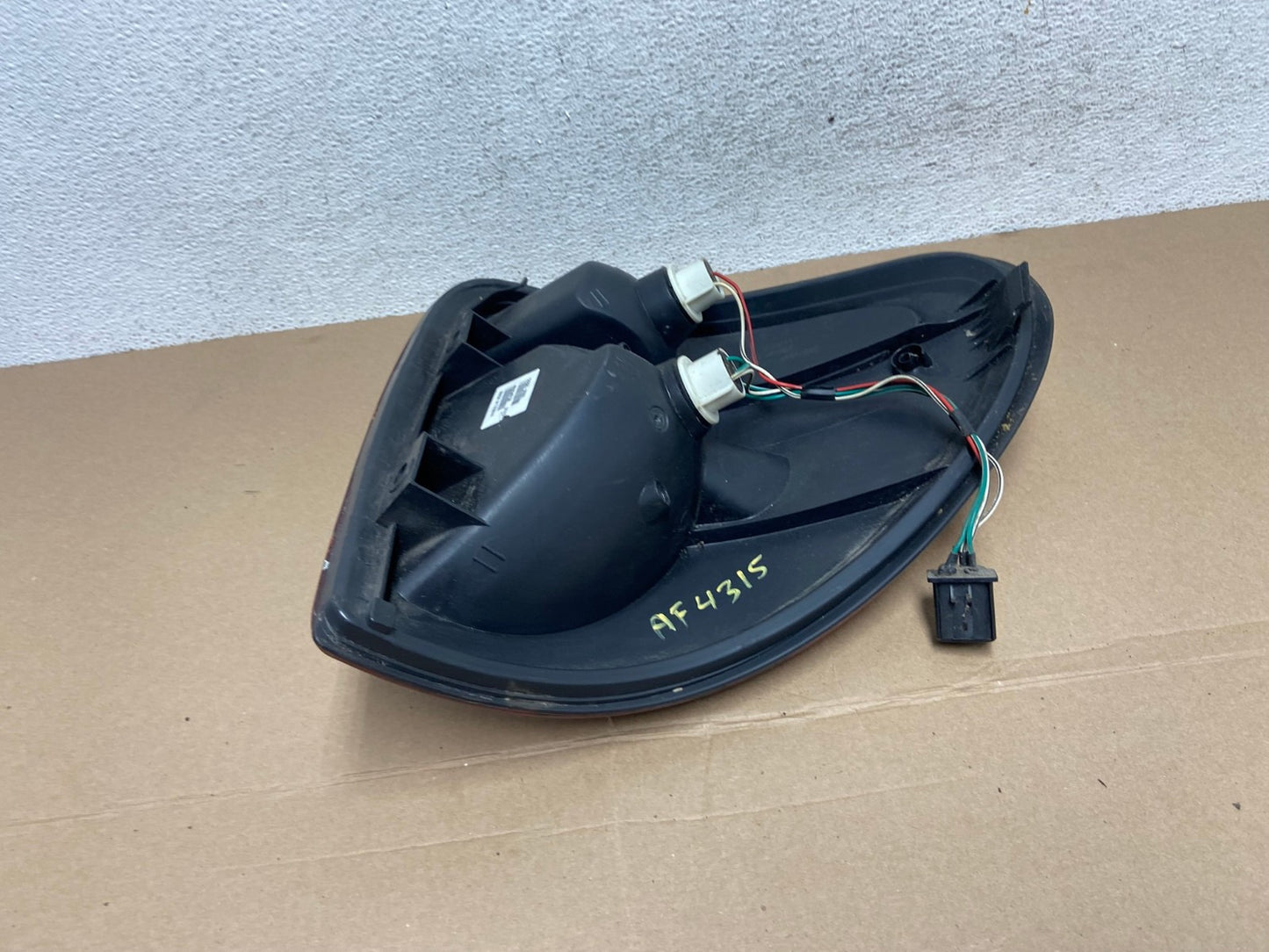 2004 to 2007 Dodge Grand Caravan Left Driver Lh Tail Light AF4315 LK5