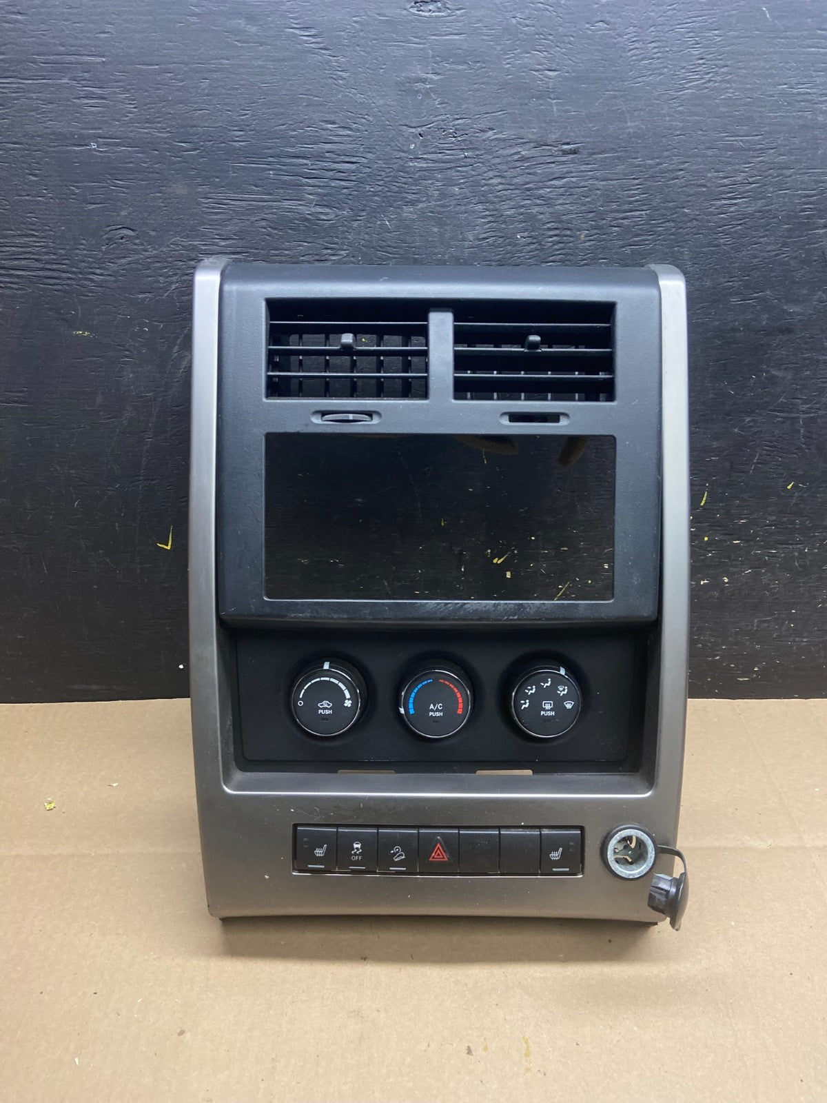 2008 to 2012 Jeep Liberty Dash Climate Temperature Control Radio Bezel t9107 DG0