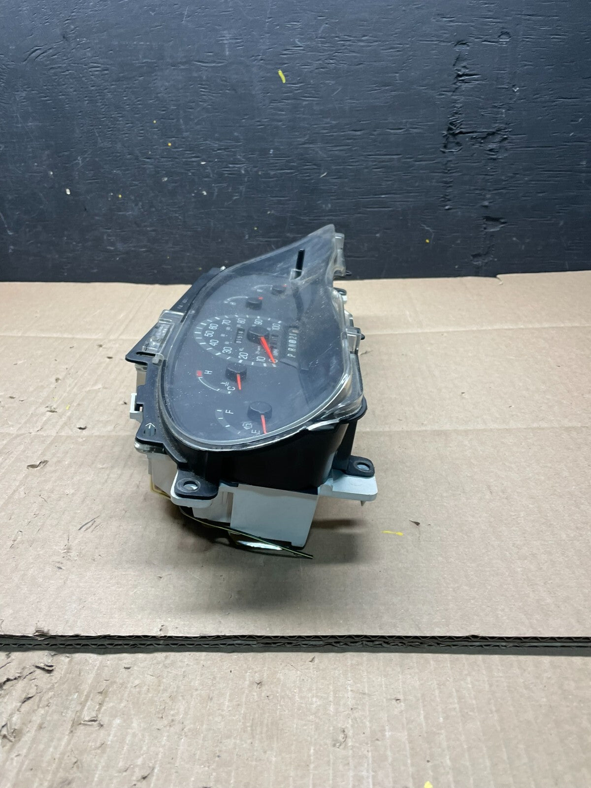 2001 to 2002 Ford Econoline E250 E350 Van Speedometer Instrument Cluster I50974