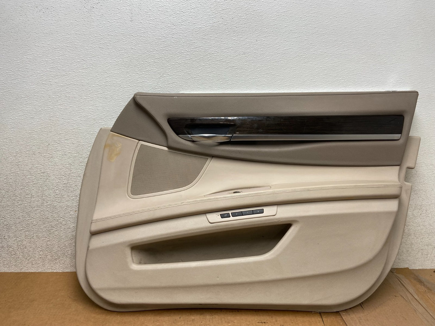 2009 to 2015 BMW 740i 750i 535i F01 F02 Front Right Interior Door Panel r4704 DG0