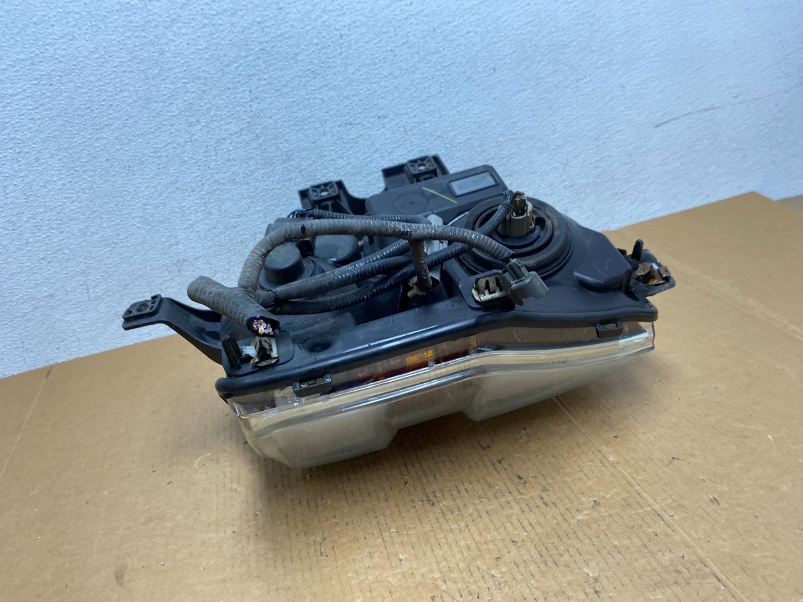 2008 to 2010 Ford F250 Super Duty Left Driver LH Side Headlight AD9329 DW5