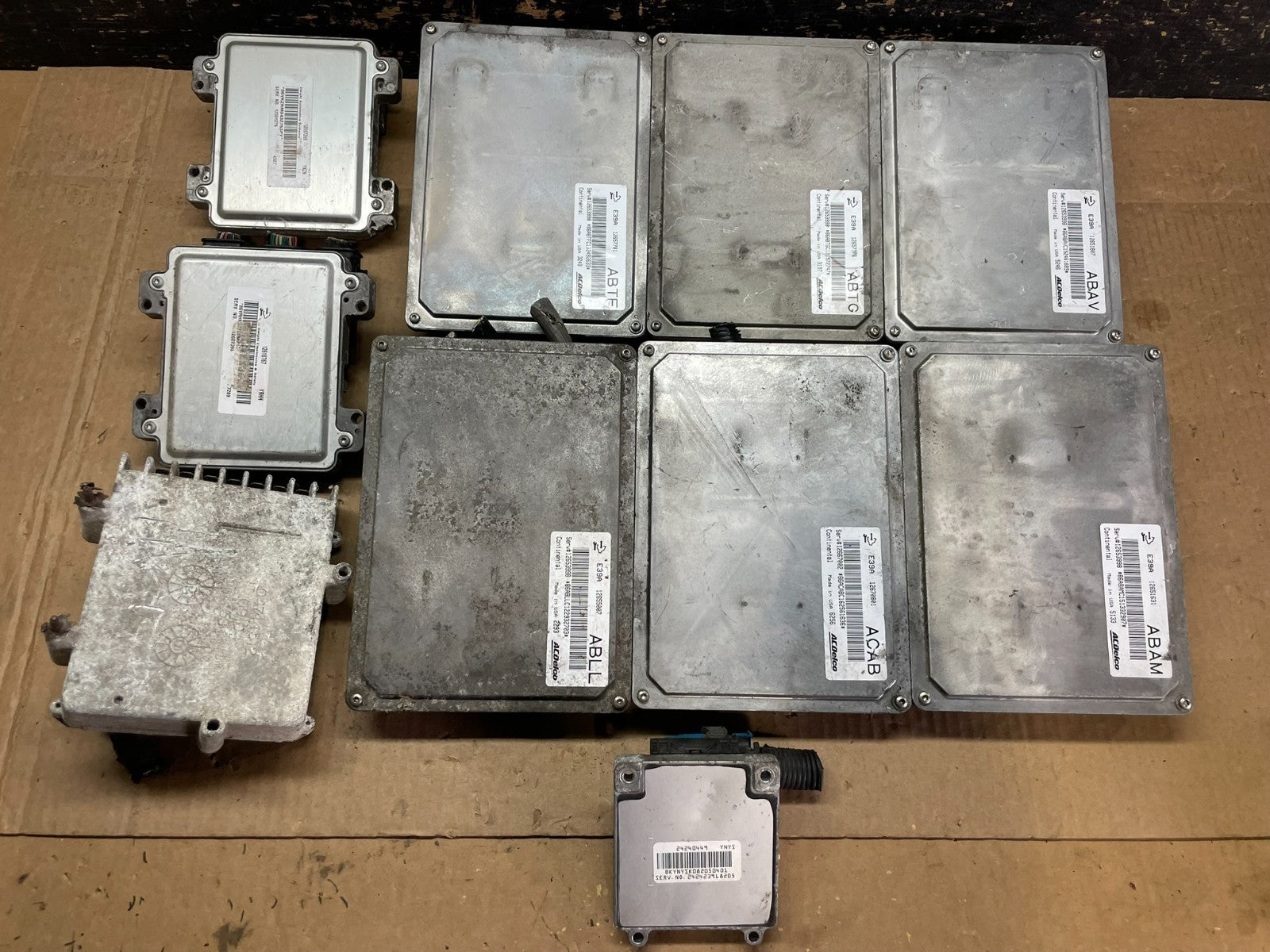 Mix of 10 Chevrolet ECM Engine Computer Module AB31711