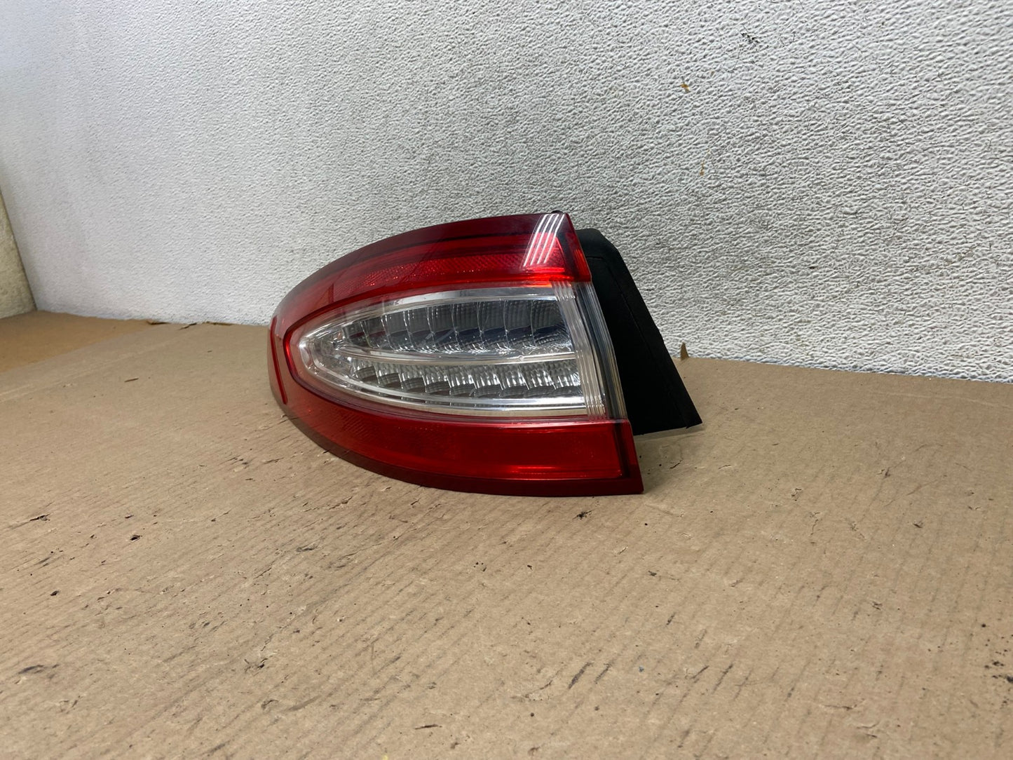 2013 to 2016 Ford Fusion Left Driver LH Side Tail Light AG7985 LK2