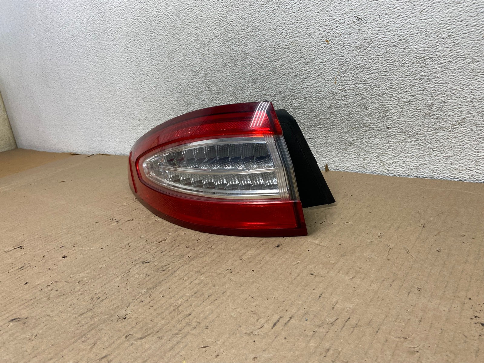 2013 to 2016 Ford Fusion Left Driver LH Side Tail Light AG7985 LK2