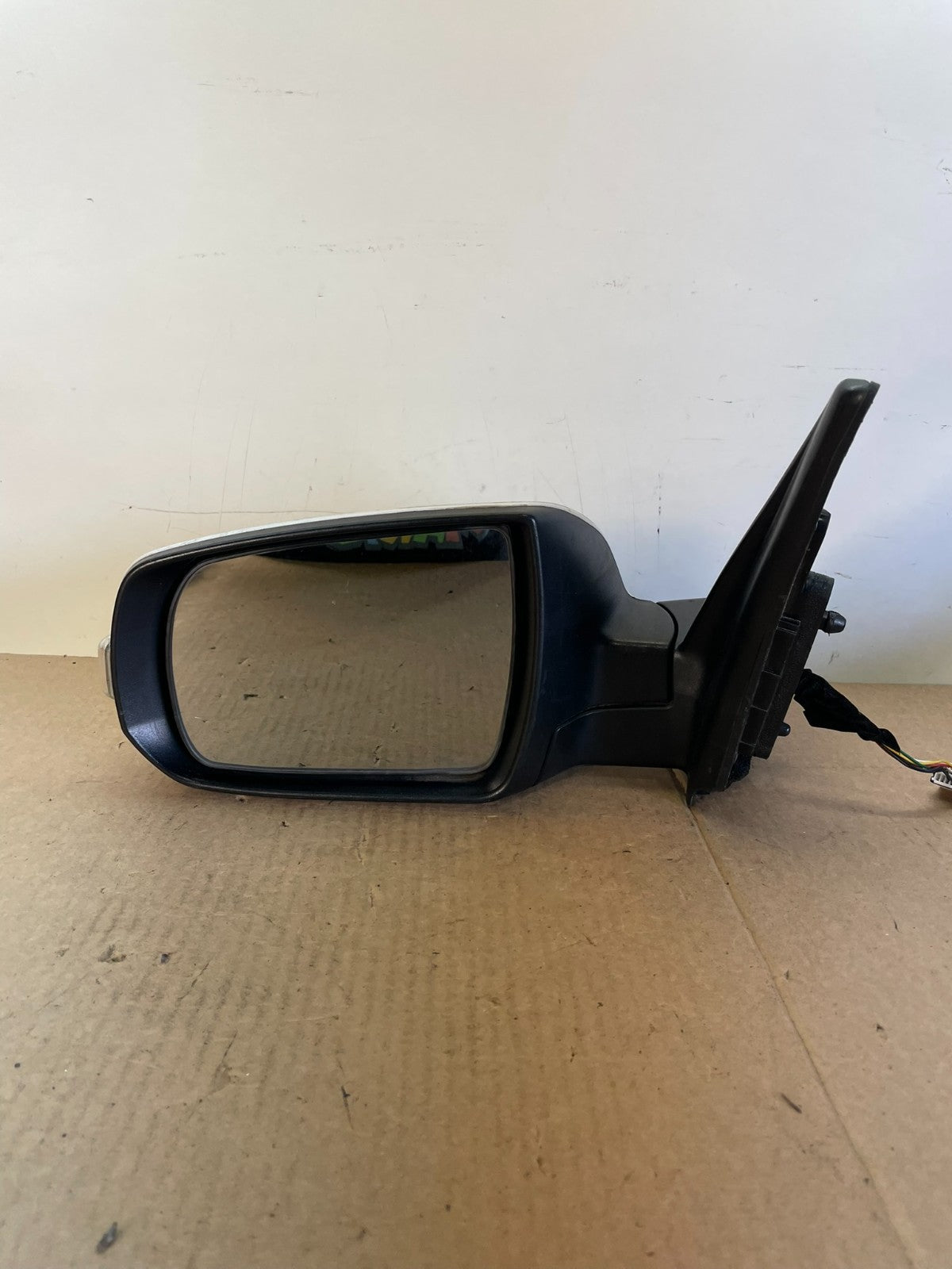 2011 - 2015 Kia Sorento Left Driver Lh Side Door Mirror Turn Signal AH62538