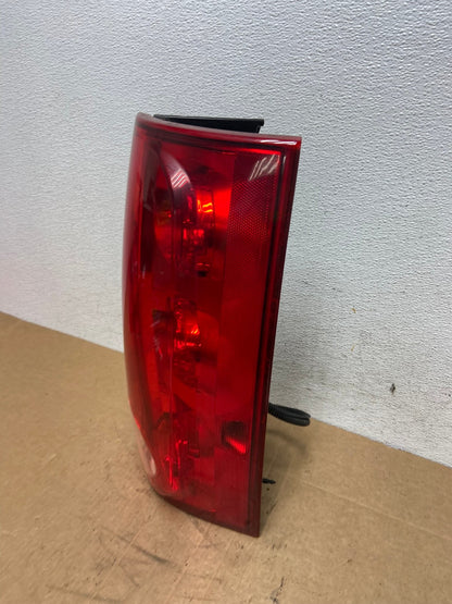 2007 to 2011 GMC Yukon Right Passenger RH Side Tail Light AD6353 LK1