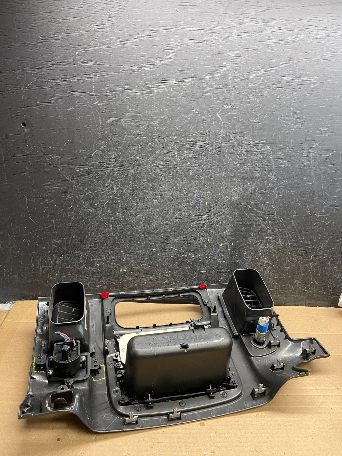 2002 to 2005 Dodge Ram Radio Climate Control Dash Air Vent Bezel Trim AG5133 DG4
