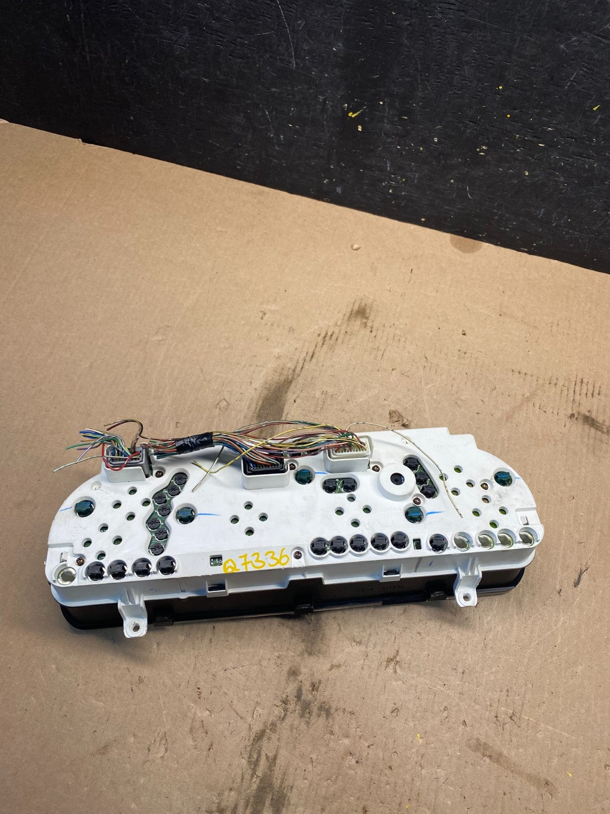 2001 to 2004 Toyota Sequoia Speedometer Insrument Gauge Cluster Q7336 DG5
