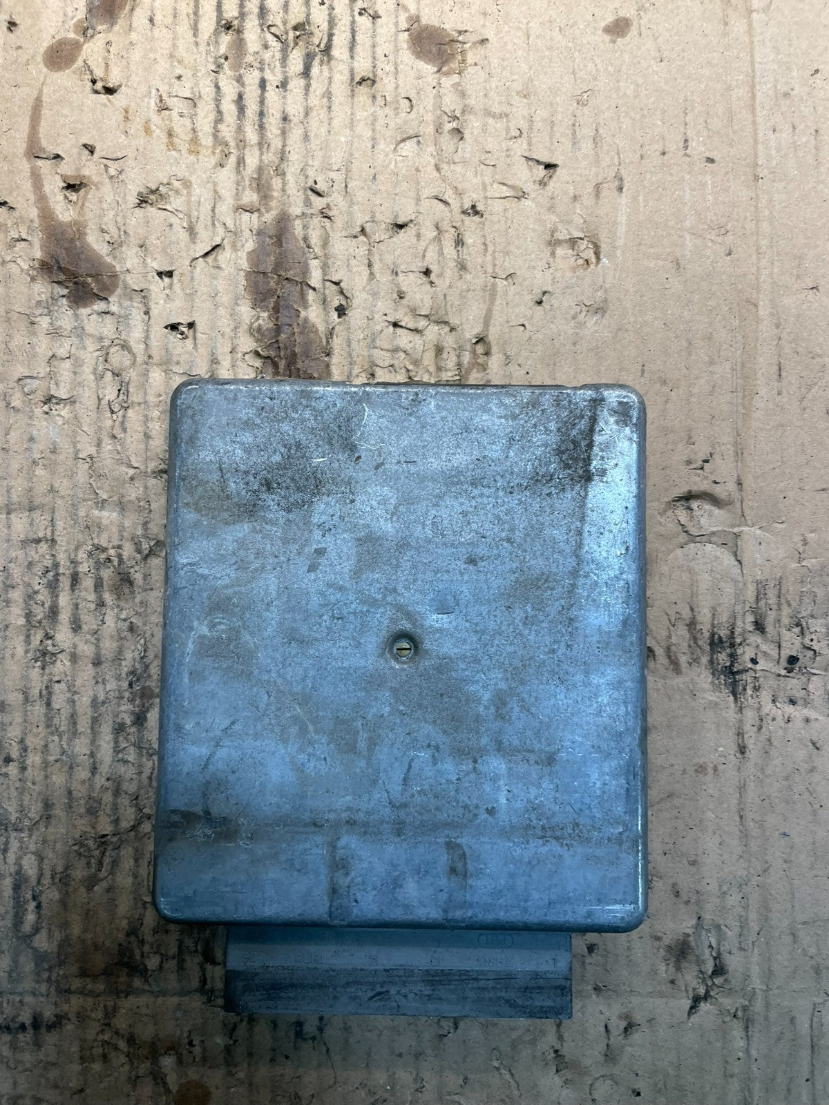 1998 1999 Ford E350 Van 4.2L Engine Control Module Unit ECU v2072 DG2