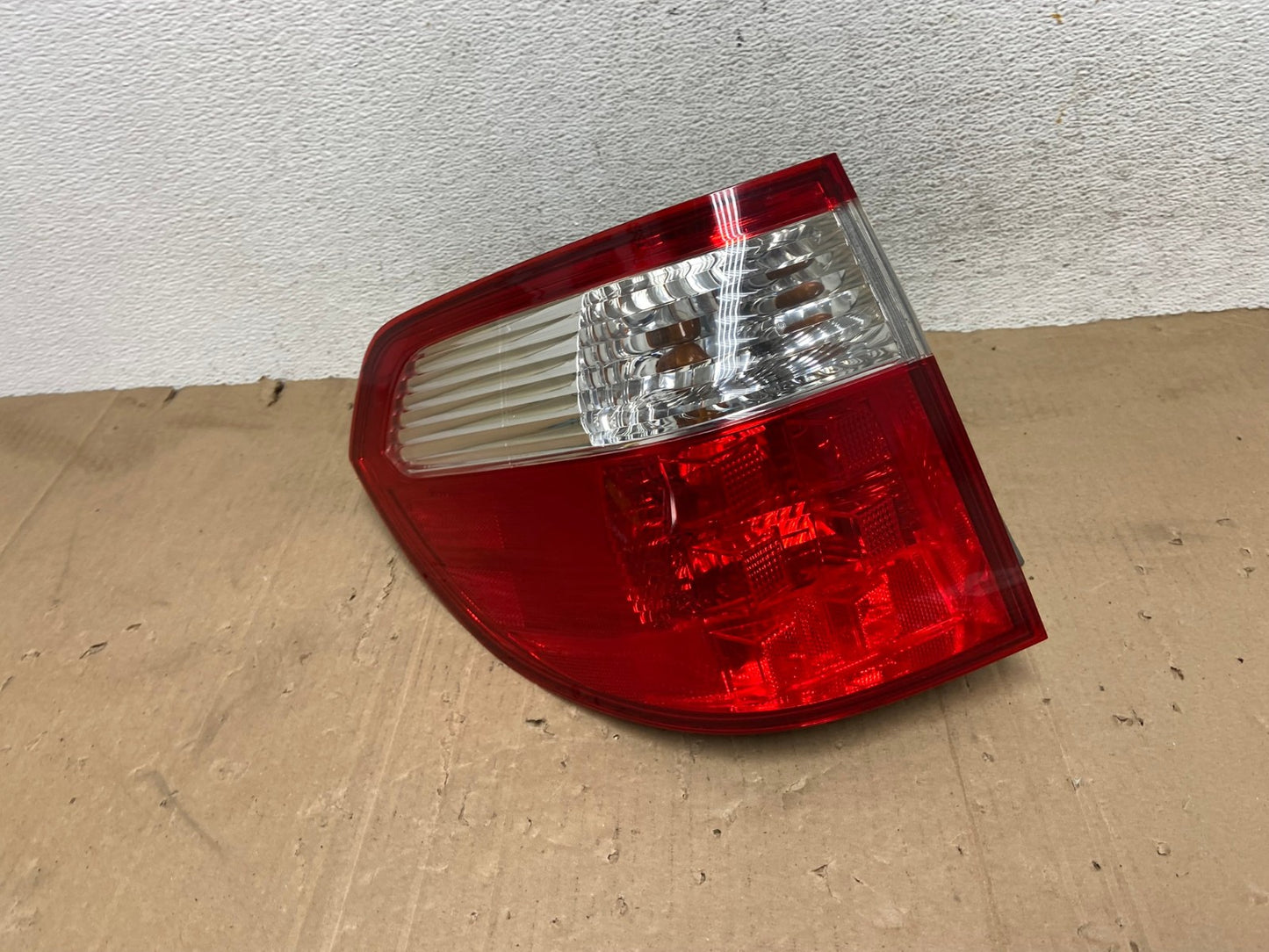 2005 2006 2007 Honda Odyssey Left Driver LH Side Tail Light AE9179 LK0