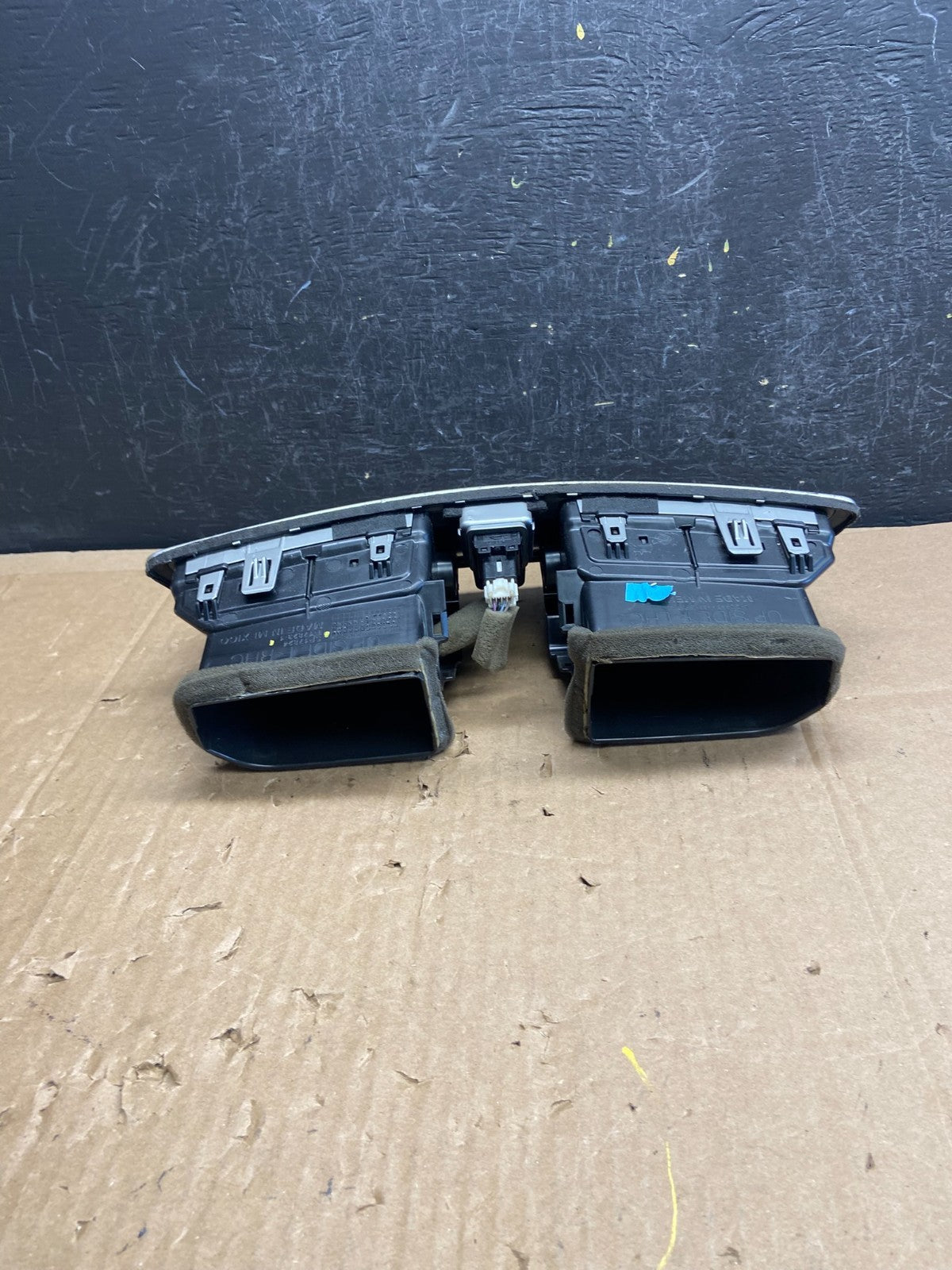2013 to 2015 Nissan Sentra Air Vents Top Dash Center W/Hazzard Switch ad2035 DG3