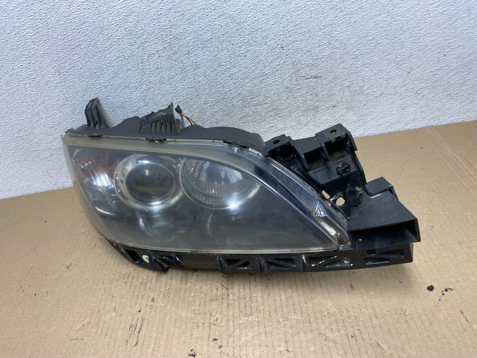XENON 2004 to 2009 Mazda 3 Sedan Right Passenger Rh Side Headlight AF5873 DW1