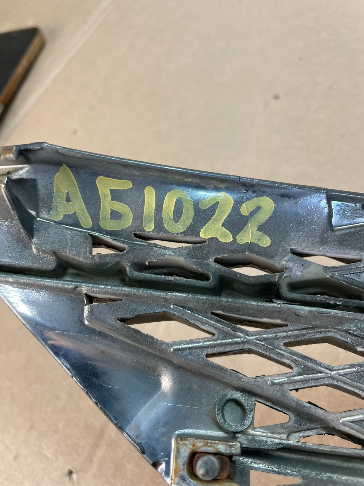 2002 2003 2004 Toyota Camry Front Upper Grill Grille AG1022 DG5