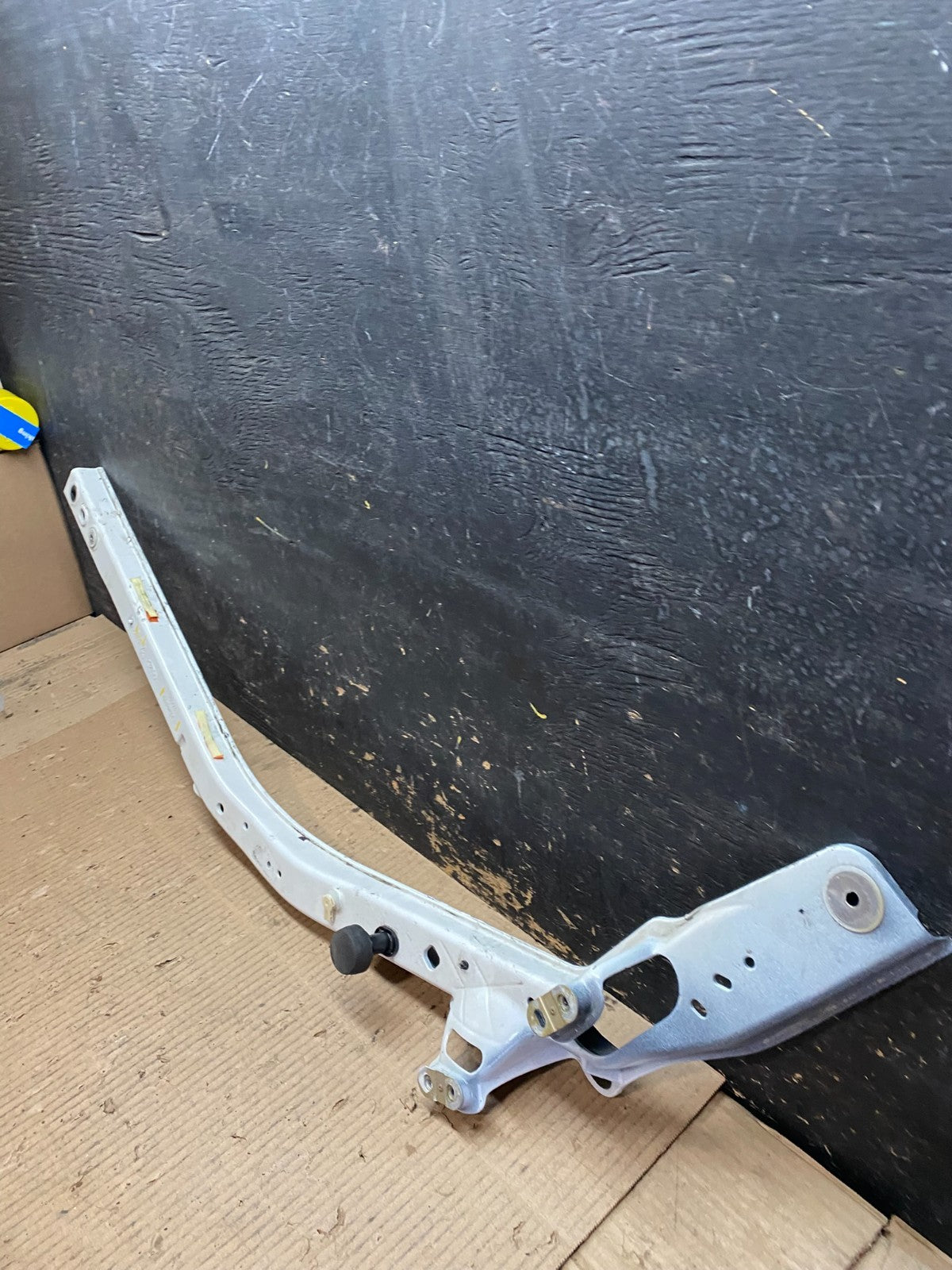 2020 to 2023 Ford Explorer Left Driver LH Upper Tic Bar Oem W5996 DG1