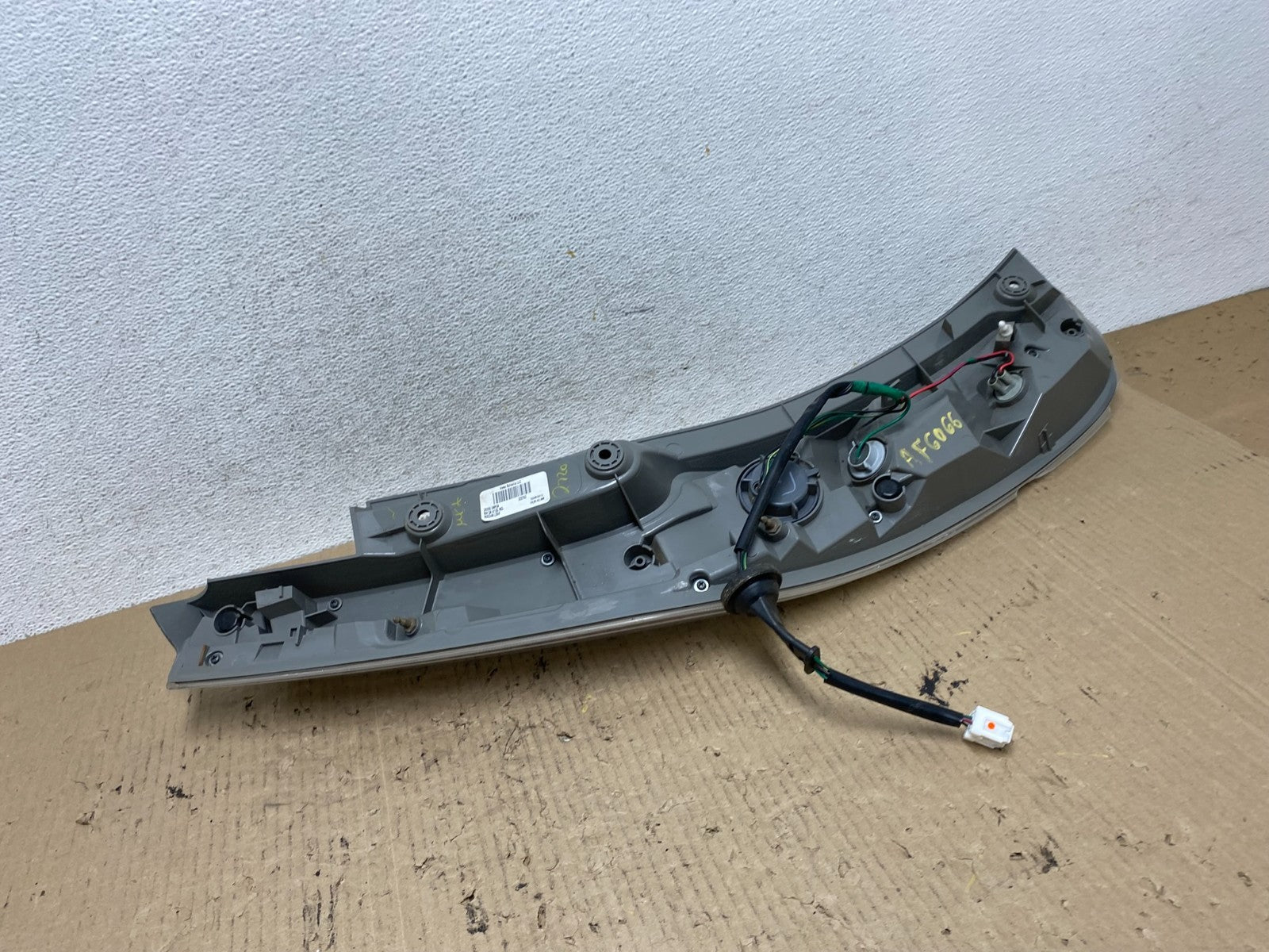 2013 to 2014 Nissan Leaf Right Passenger Rh Side Tail Light AF6066 DG8