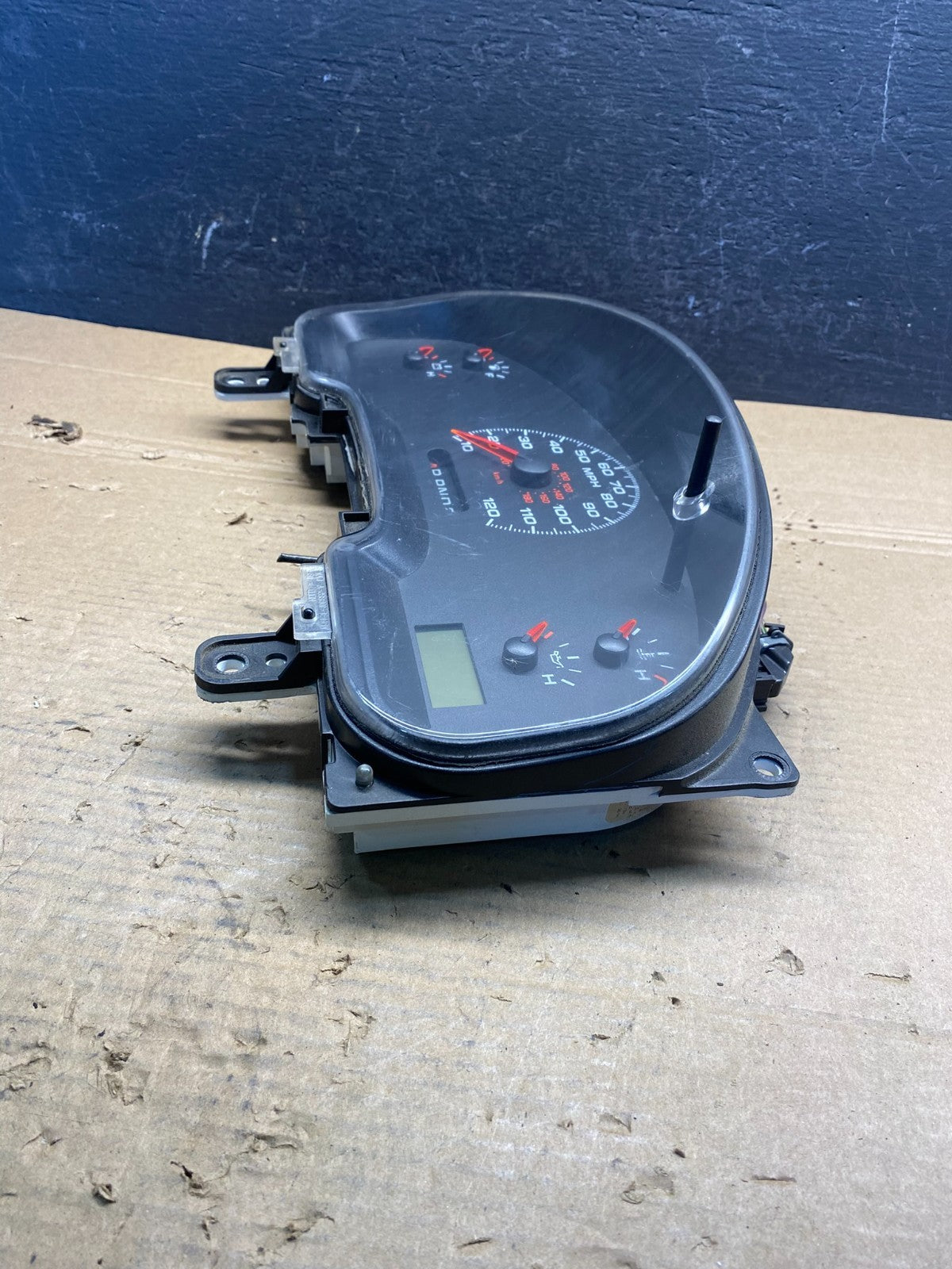 2004 - 2005 Ford F150 F-150 Speedometer Cluster Gauge AD6586 DG2