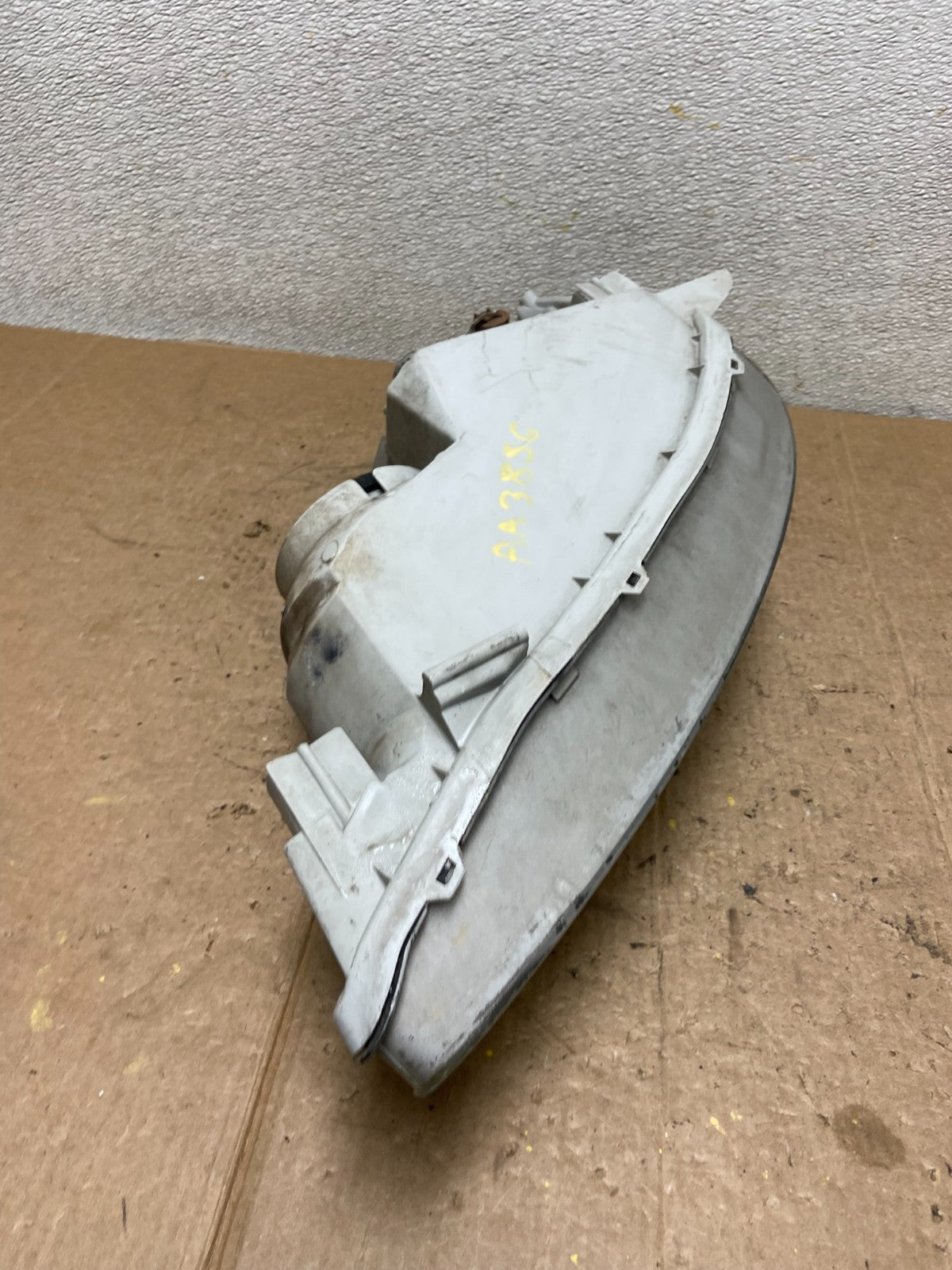 2002 to 2004 Toyota Camry Halogen Headlight Right Passenger Rh OEM AA3856 DW9