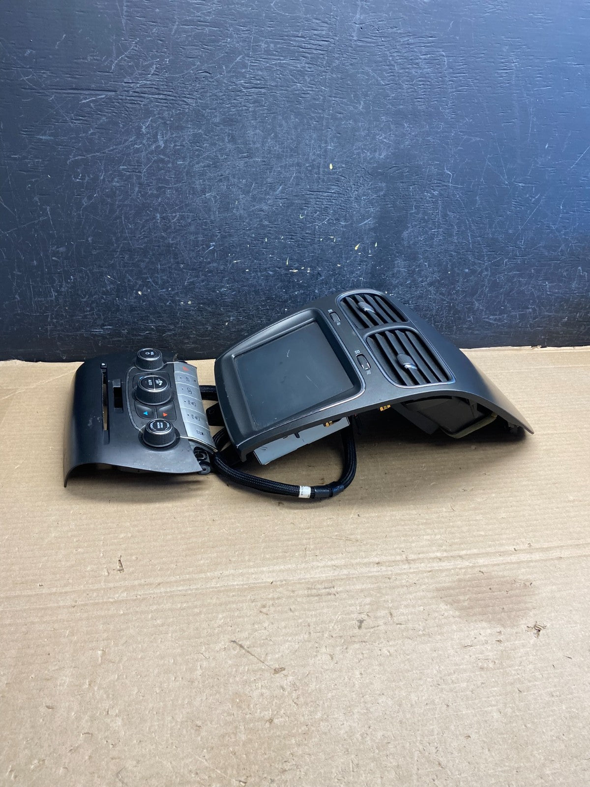 2011 to 2019 Dodge Journey 8.4 Radio Display Screen Climate Control AH1581 DG2