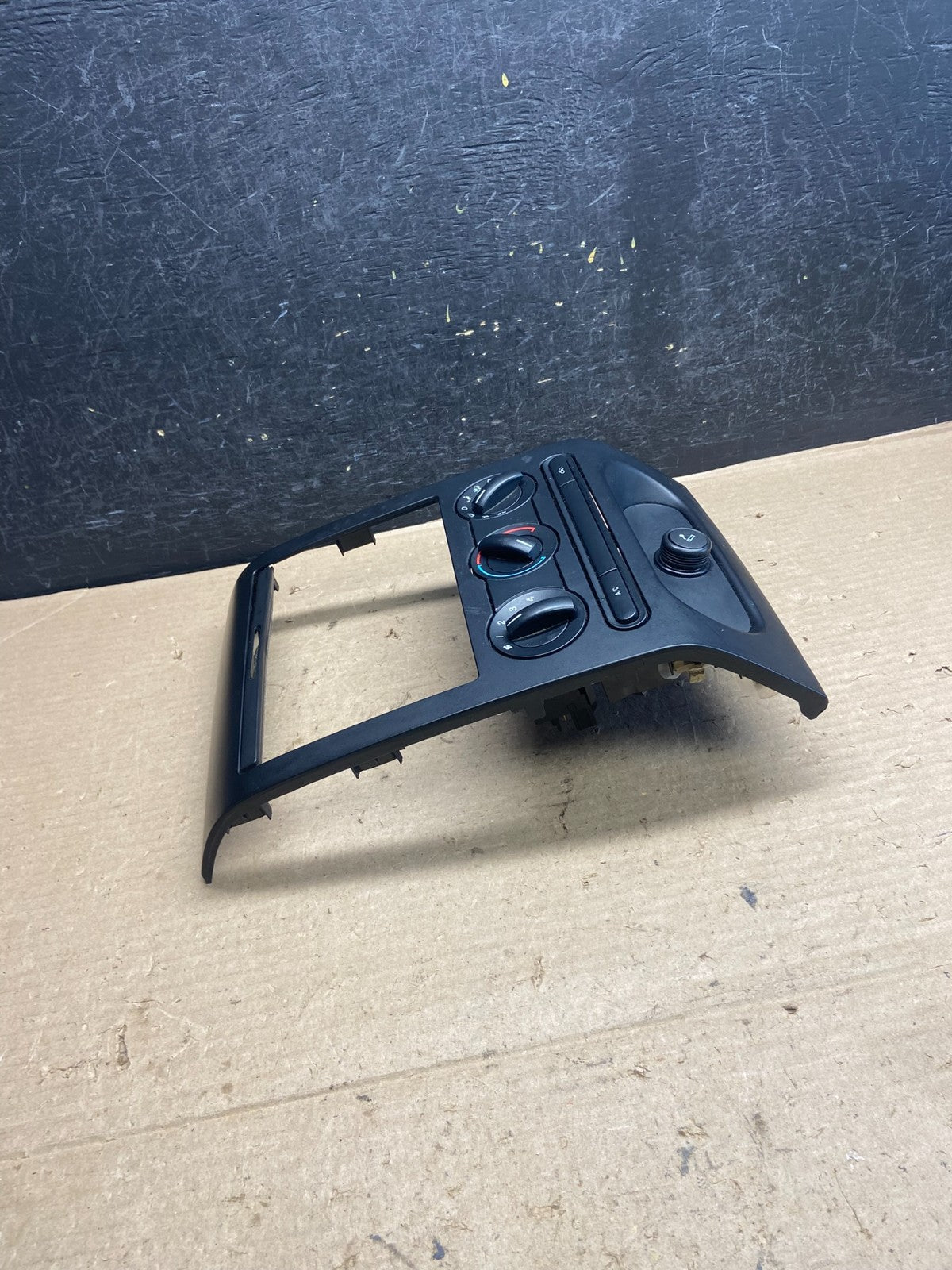 2004 to 2008 Ford F150 Radio Climate Dash Bezel Surround Black AH5385 DG1