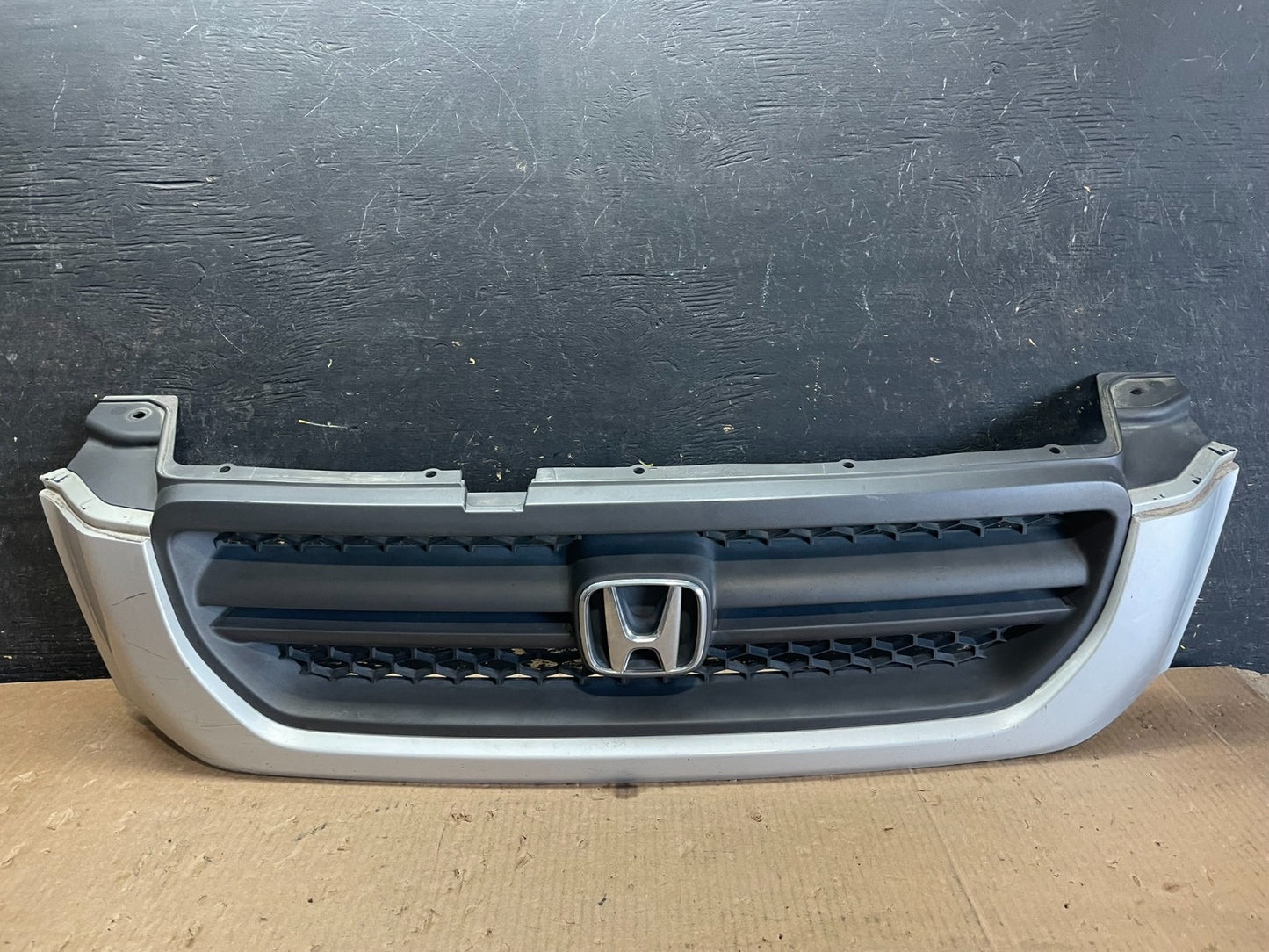 2003 2004 2005 Honda Pilot Front Upper Grill Grille Oem Y9744 DG0