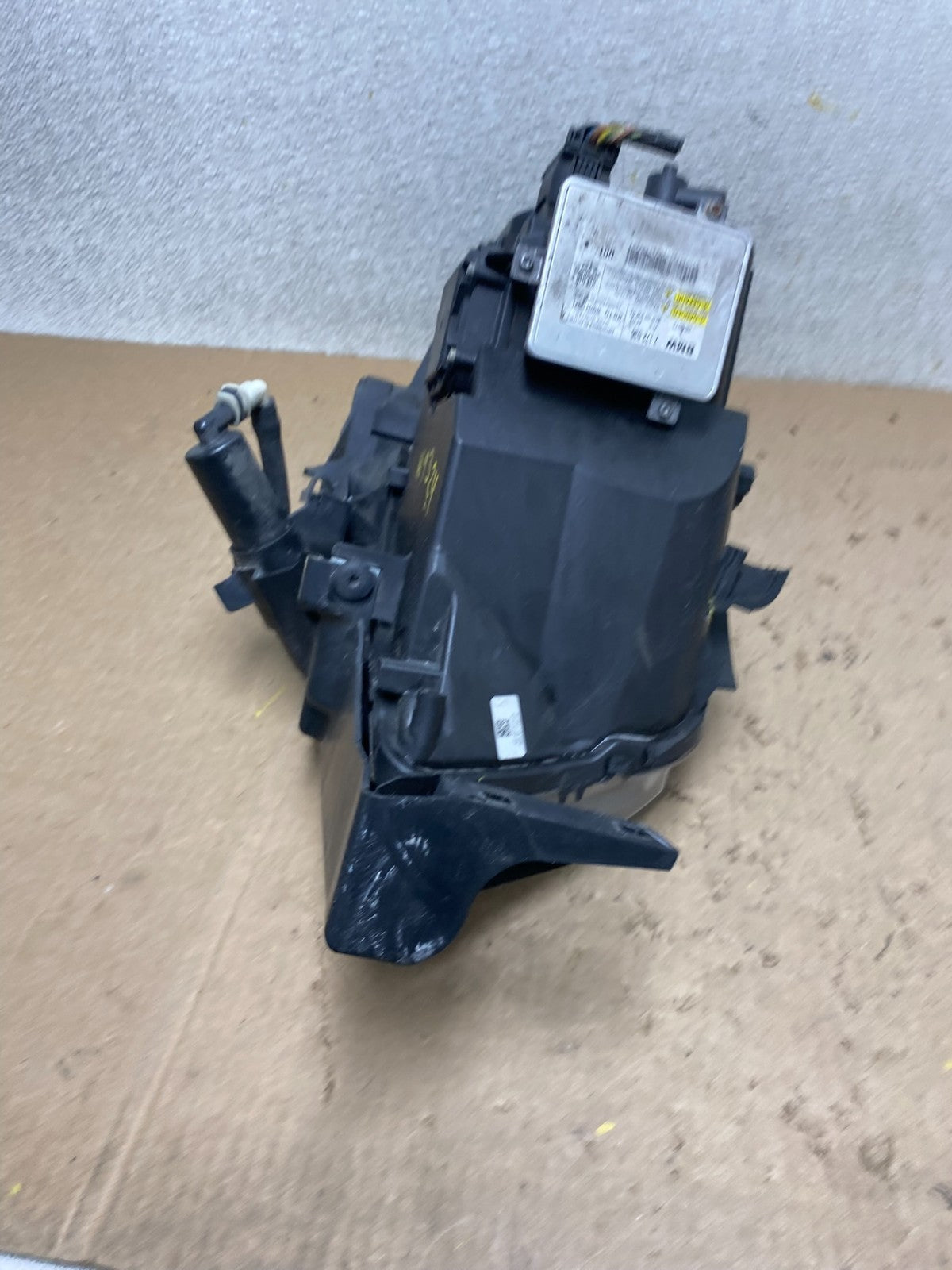 2009-2011 Bmw 3 Series 328i 4/D Sedan Left Driver Headlight Xenon OEM W9324 DG11