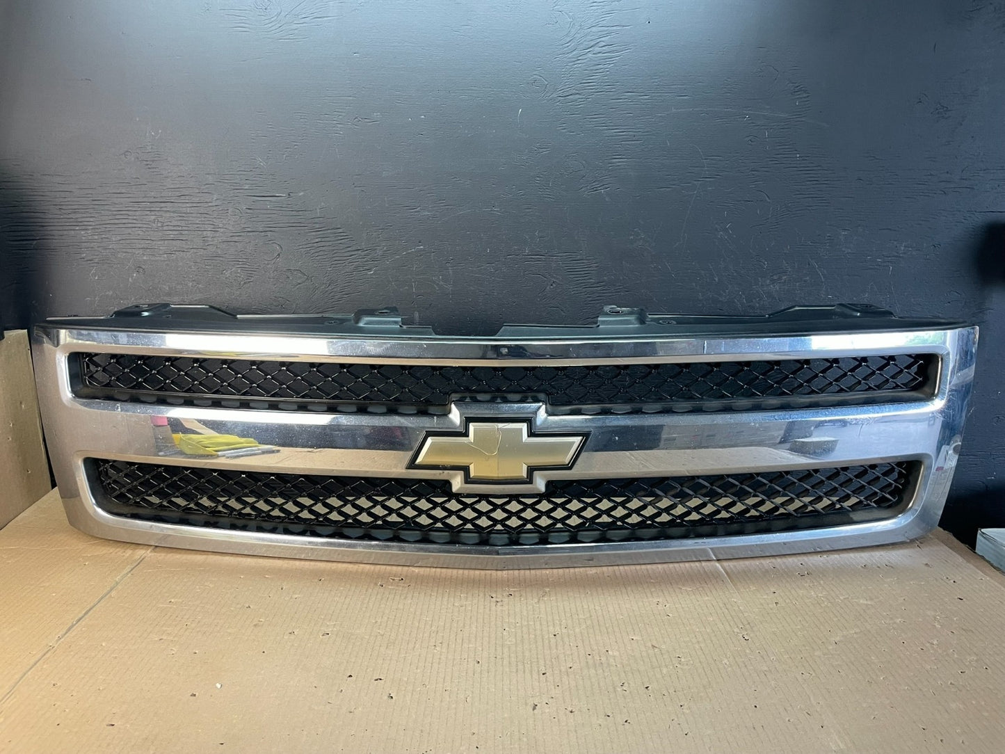 2007 to 2013 Chevrolet Silverado 1500 Front Chrome Grille Grill AE3770 DG0