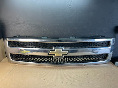 2007 to 2013 Chevrolet Silverado 1500 Front Chrome Grille Grill AE3770 DG0