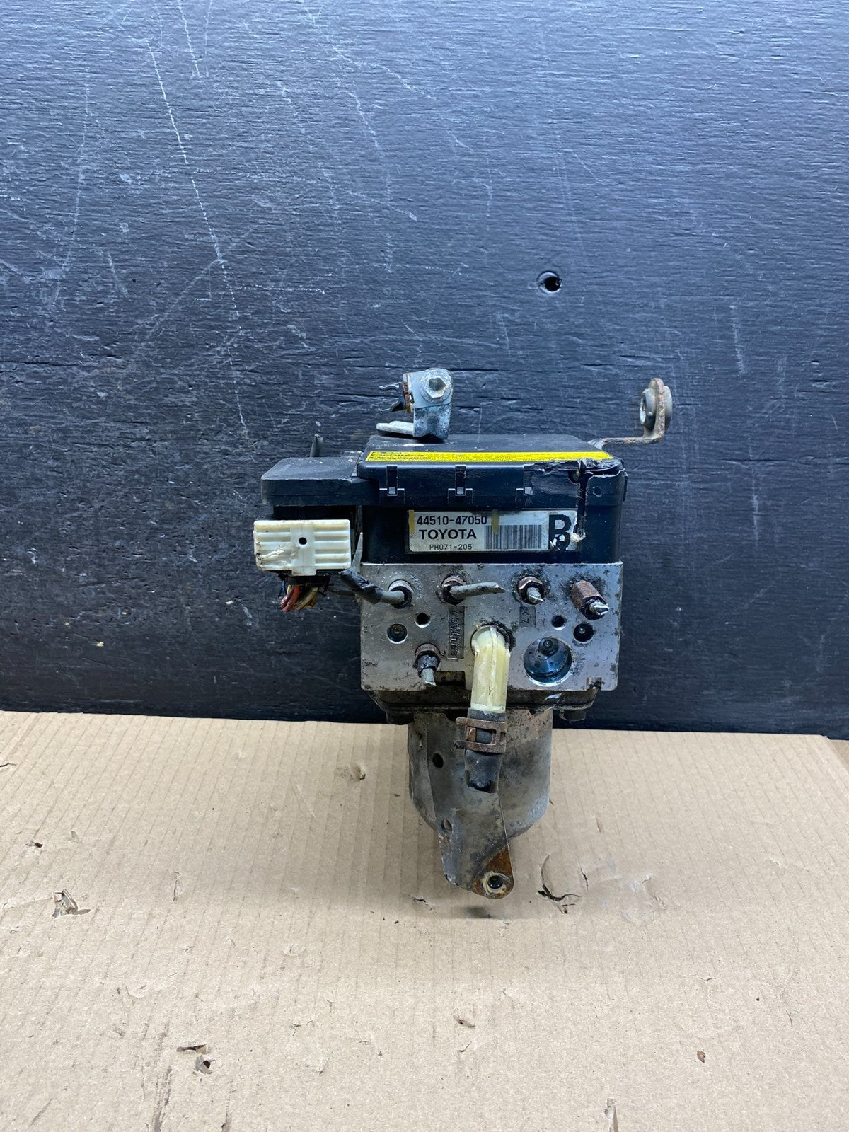 2004 - 2009 Toyota Prius ABS Brake Pump Anti Lock Module AH7376 DG1
