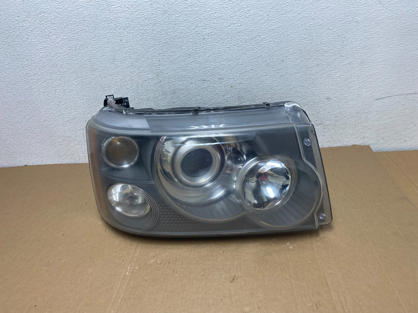 2006-2009 Land Rover Range Rover Right Passenger Xenon Headlight AD7882 DW0