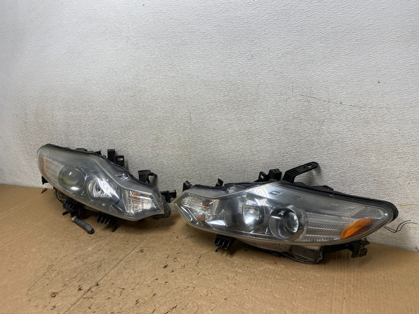 Halogen 2011 2012 2013 2014 Nissan Murano Headlights Left+Right V3829 DW1