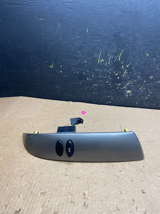 2004 to 2010 Toyota Sienna Right Side Radio Switches Bezel Trim z4248 DG0