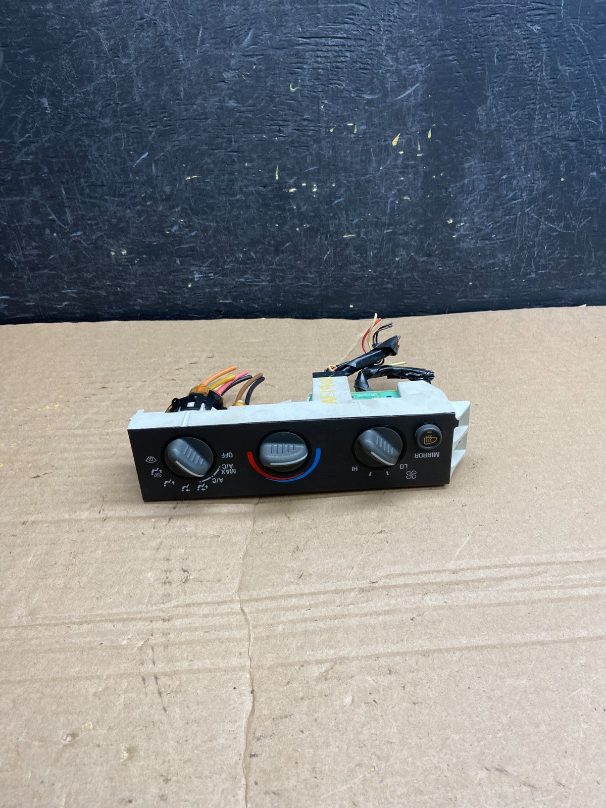 2001 - 2007 GMC Chevrolet Express 1500 Climate Control A/C AF1902 DG3