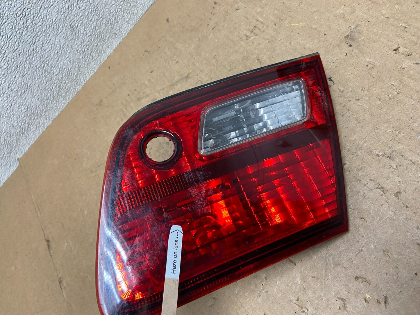 1998-1999 Toyota Avalon Right Passenger RH Side Inner Tail Light OEM Z7737 PS4