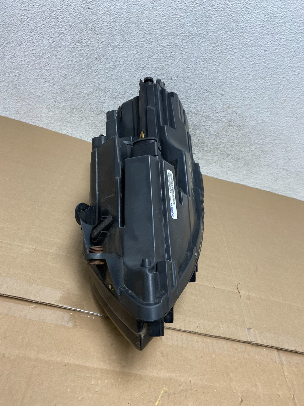 2011 to 2014 Volkswagen Jetta Right Passenger RH Headlight Halogen AE4861 DW8