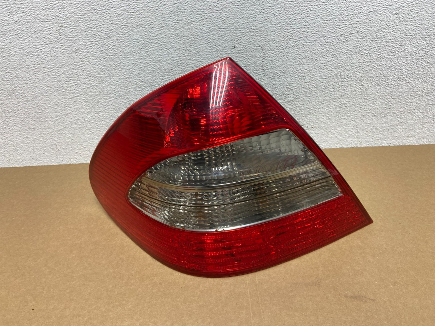 2007 - 2009 Mercedes E E320 E500 Sedan Left Driver LH Tail Light OEM AB9929 DW0