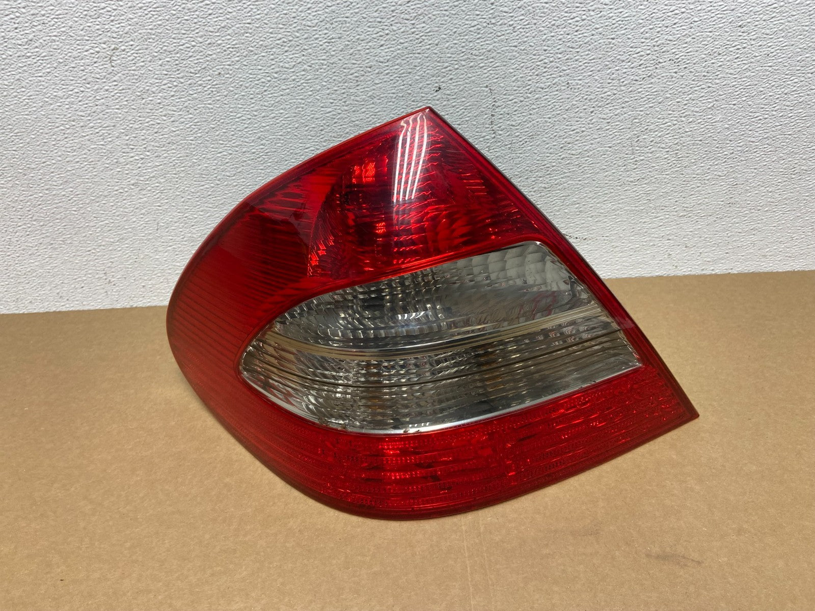 2007 - 2009 Mercedes E E320 E500 Sedan Left Driver LH Tail Light OEM AB9929 DW0