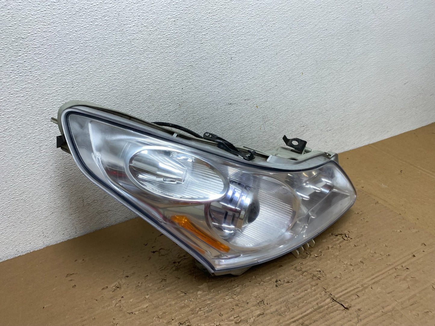 2007-2009 Infiniti G35 G37 Right Passenger Hid Xenon Headlight Sedan AD4390 DW2